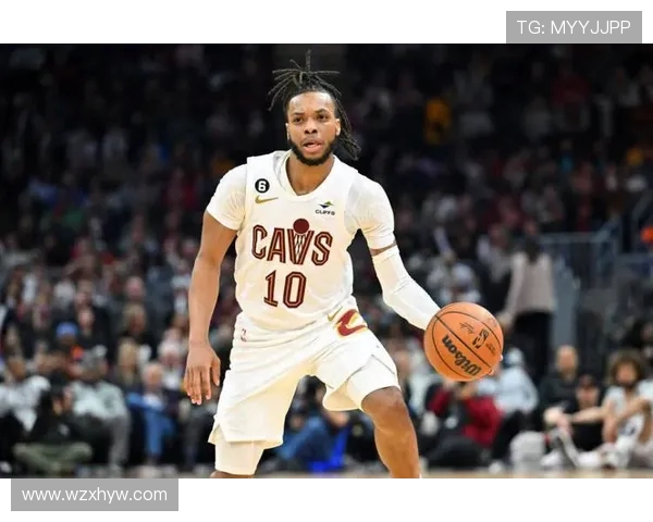 纽约尼克斯挑战强敌展开激烈对决 球迷热情期待精彩赛事胜负悬念