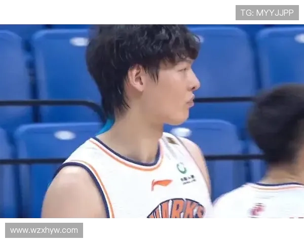 王哲林领衔中国男篮重返巅峰之路 展现领袖气质与全能表现