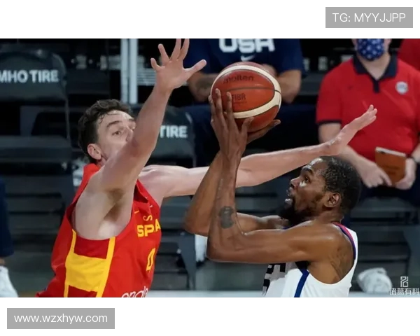 洲际杯回顾：北京篮球队展现出色实力与团队合作精神