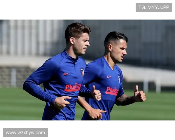 深圳足球队耐力探秘：如何在激烈赛季中保持竞技状态与团队凝聚力