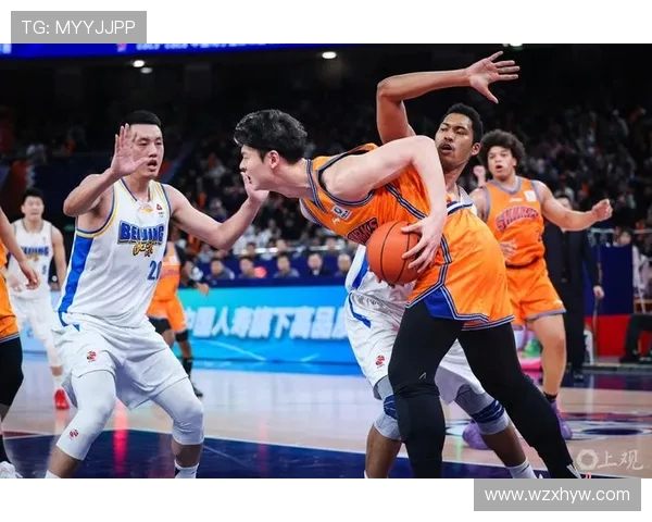 2016年CBA精彩对决上海队迎战北京队激烈角逐引发球迷热情